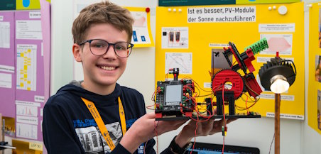 Luca Linus Merz gewinnt Landeswettbewerb „Jugend forscht junior“ im Fach Physik