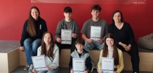 Fünf Schülerinnen und Schüler erreichen die Zwischenrunde des Pangea-Wettbewerbs